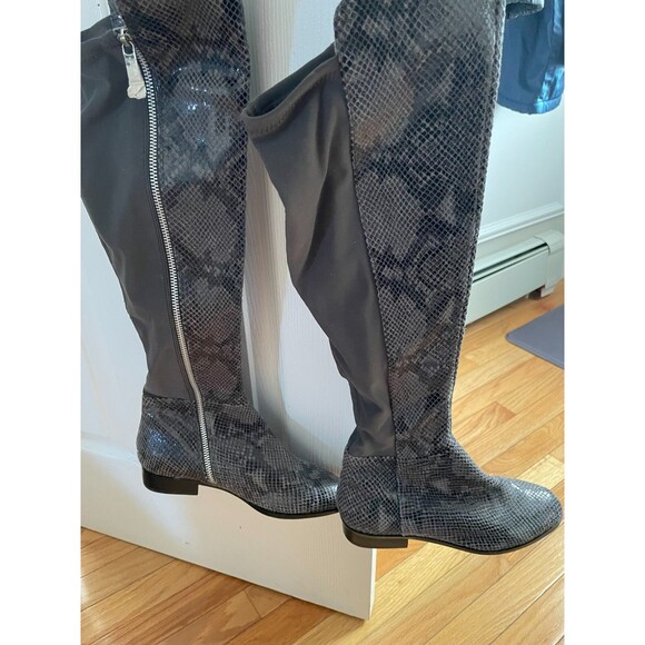 Michael Kors Boots Womens 6.5 M Zip Riding Boot Grey Snake Pattern Leather - Picture 2 of 8